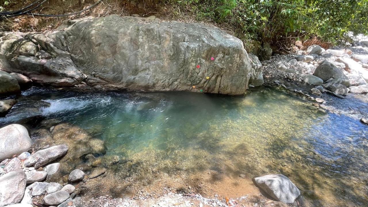 Charis Pool Villa 2 - 3 Bedroom With Private Pool Bentong Exterior photo
